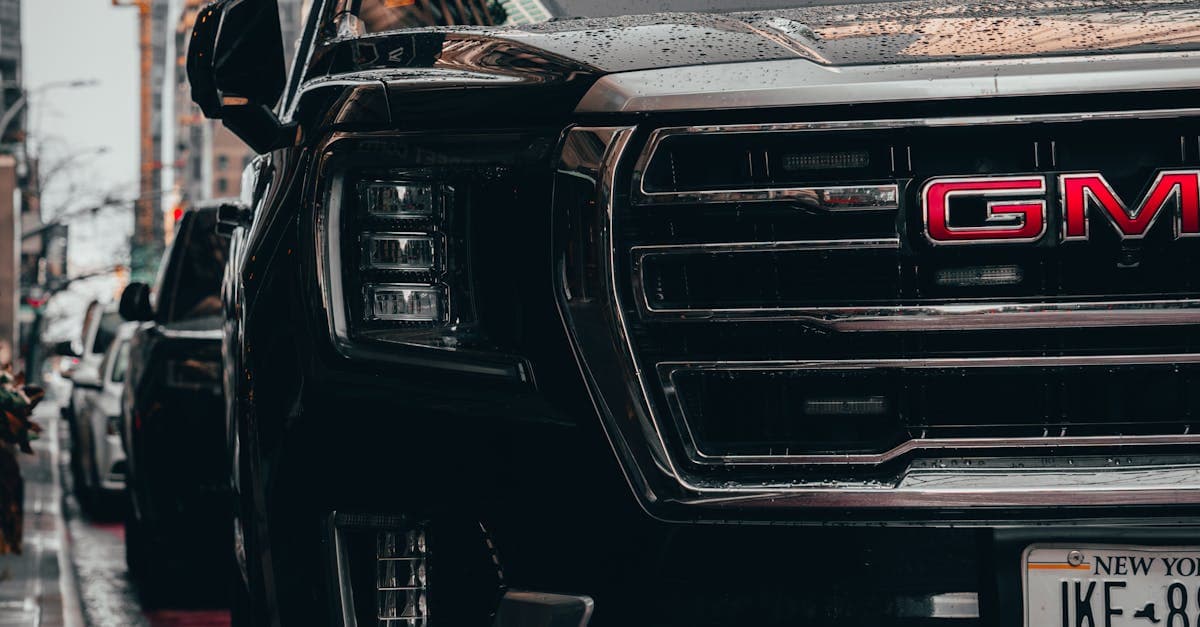 سفید GMC Yukon