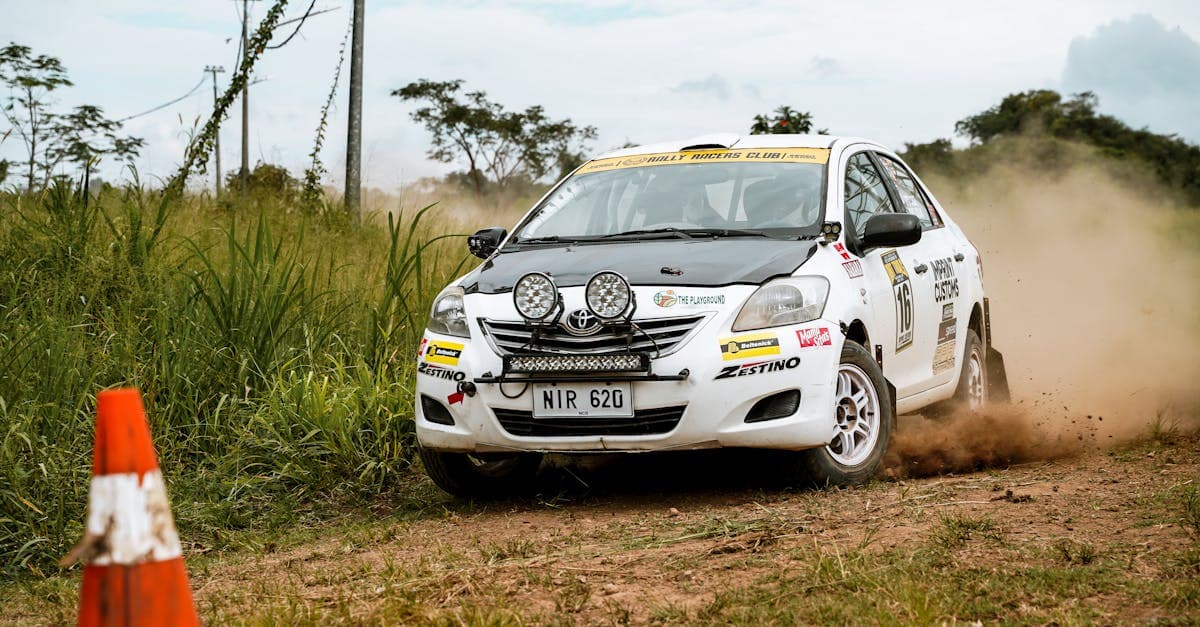 سفید Toyota Yaris